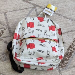 NWT Peanuts Kids White Backpack with Red Snoopy Doghouse Print